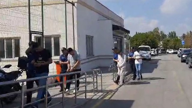 Adana’da Alacak Kavgası Sonrası 4 Kişi Tutuklandı: Olay Anı Kamerada