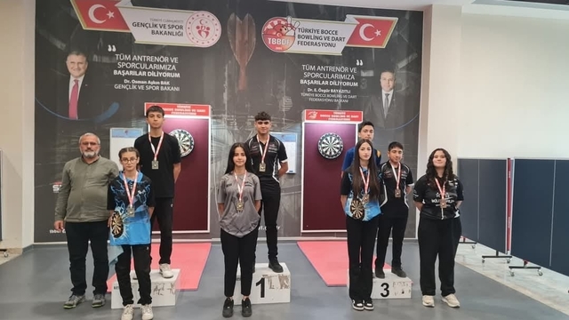 Adanalı Eren Tuştas Dart Şampiyonası’nda Türkiye İkincisi Oldu